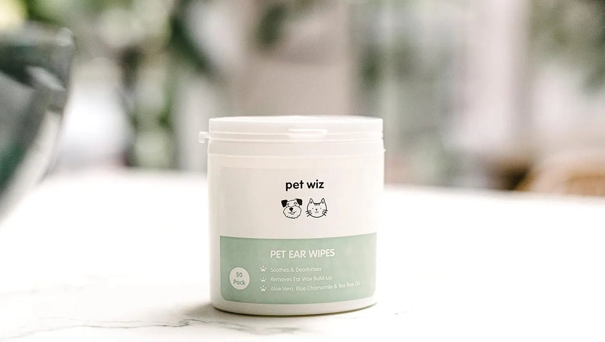 Toalhetes para os ouvidos de cães e gatos. Limpam, acalmam e desodorizam com ingredientes ativos naturais, aloé vera, hamamelis, óleo da árvore do chá e extrato de camomila azul - PetDoctors - Loja Online